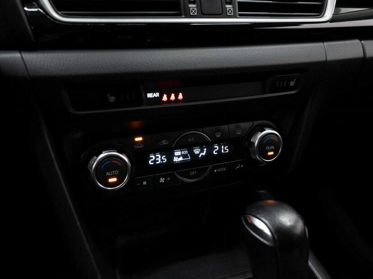 Mazda 3 с пробегом — 2014 год. Фото: #18