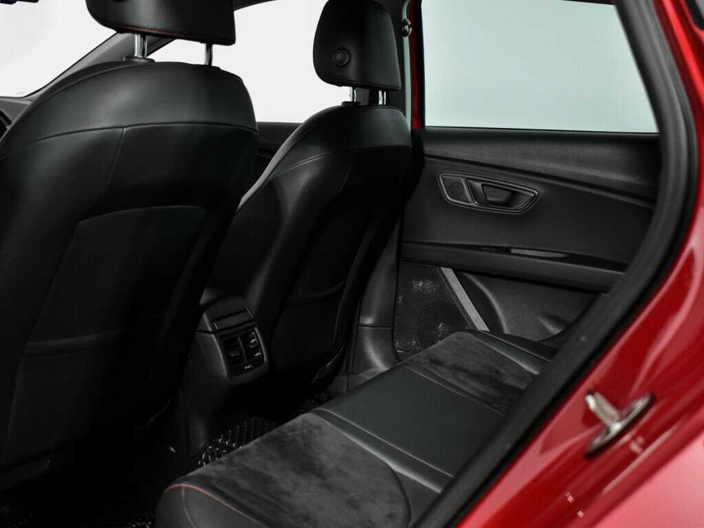 SEAT Leon с пробегом — 2013 год. Фото: #12