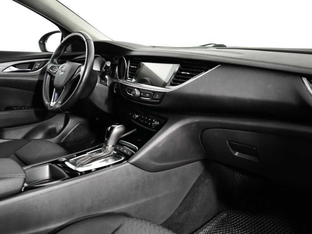 Opel Insignia с пробегом — 2018 год. Фото: #8