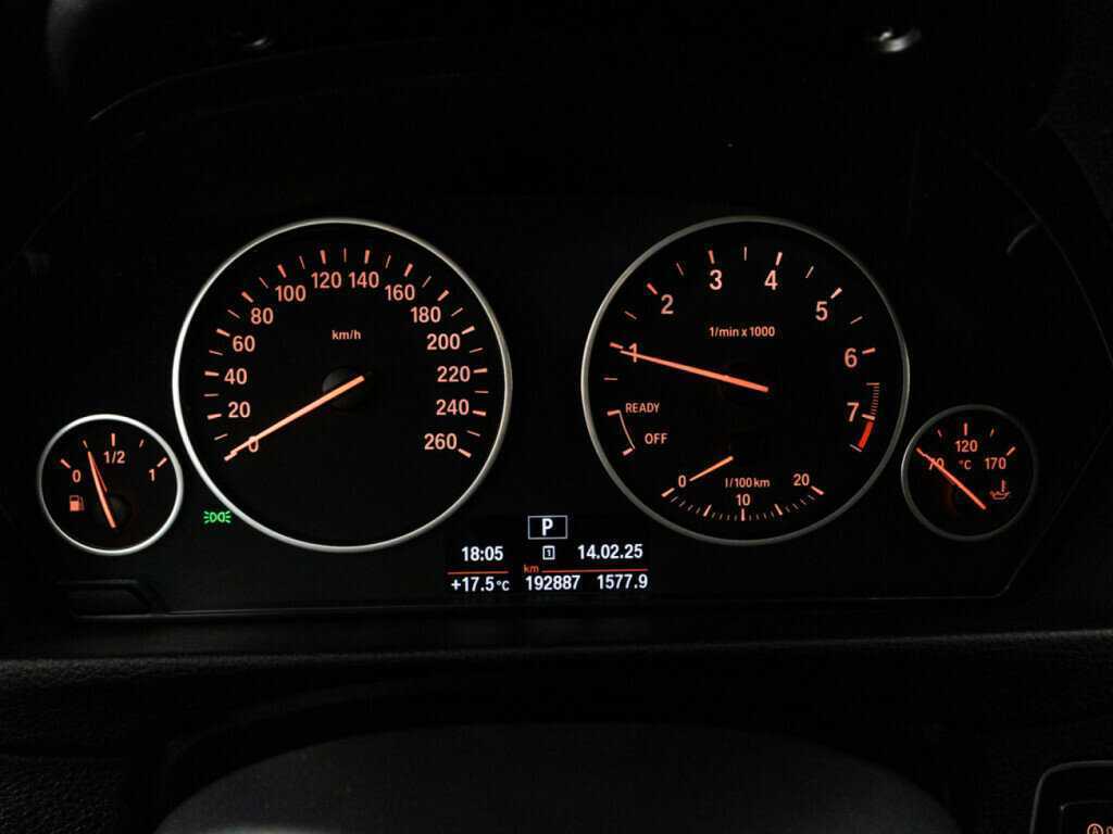 BMW 3 серии с пробегом — 2016 год. Фото: #11