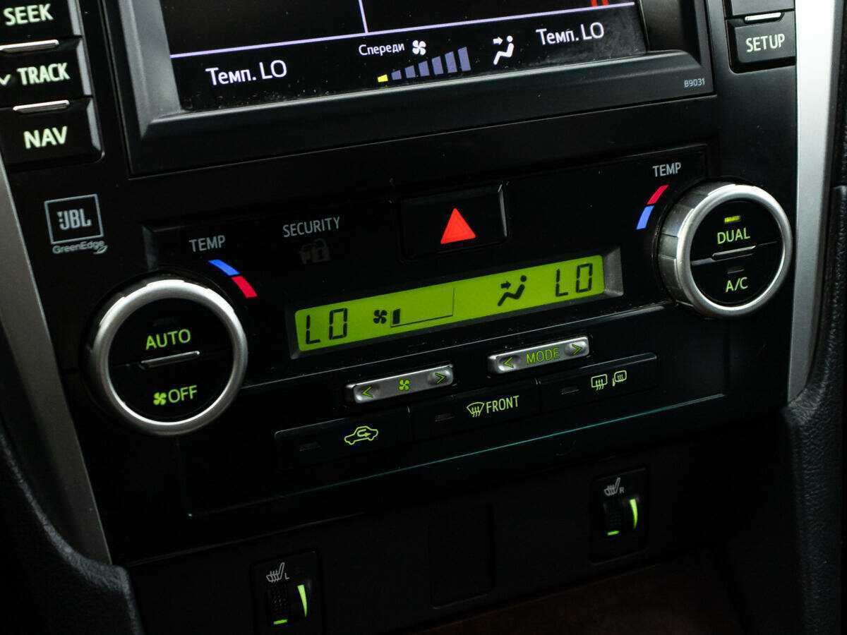 Toyota Camry с пробегом — 2012 год. Фото: #18