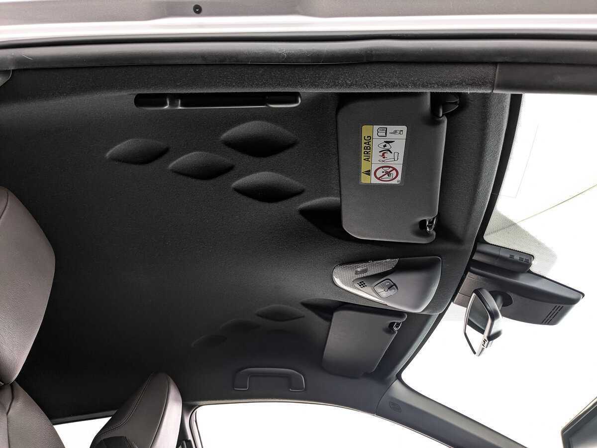 Toyota C-HR с пробегом — 2017 год. Фото: #22