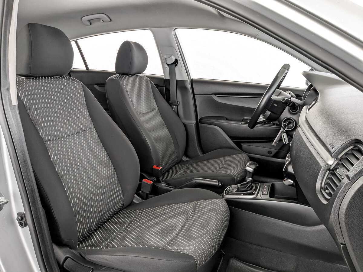 Kia Rio с пробегом — 2020 год. Фото: #20