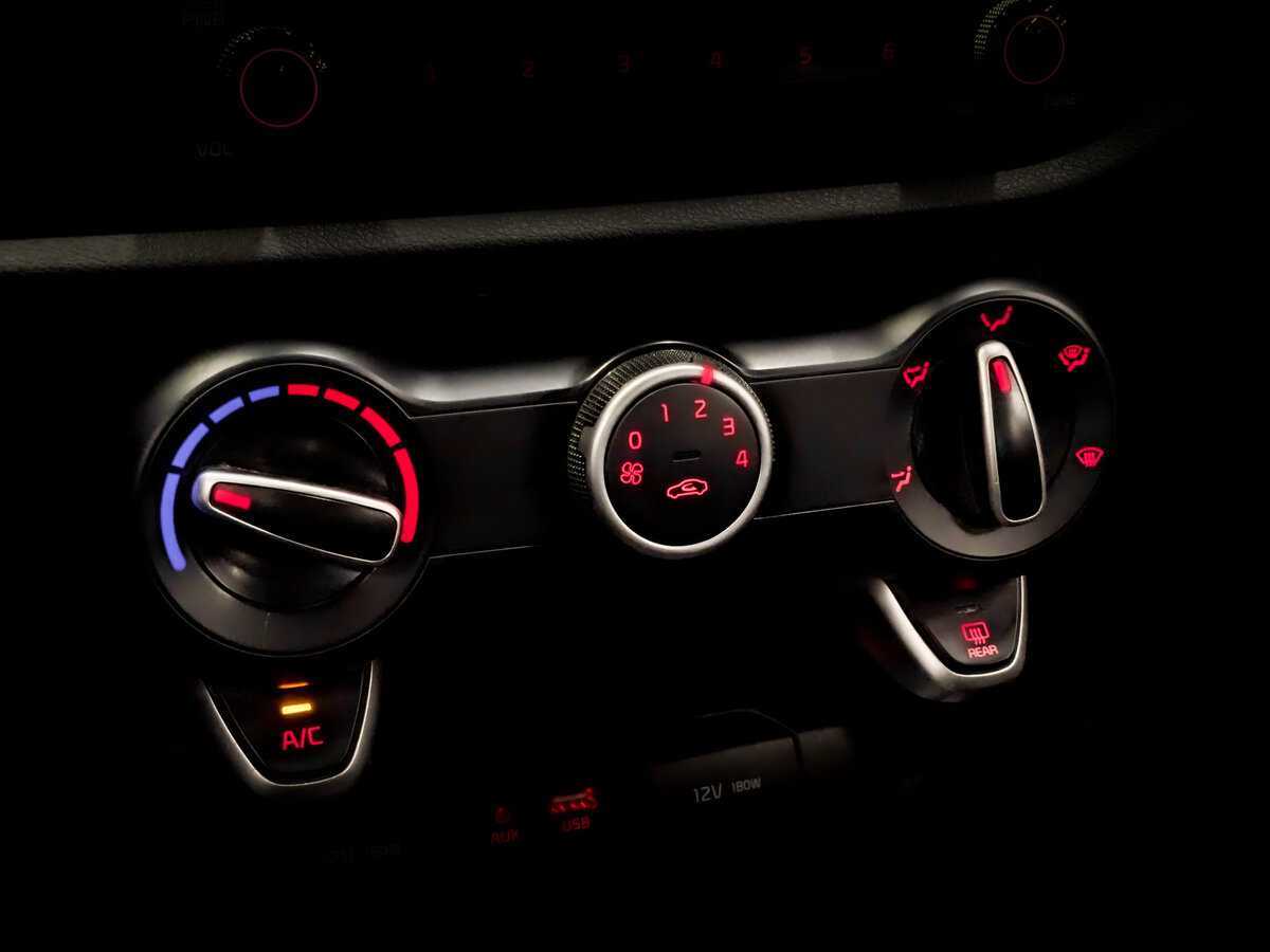 Kia Rio с пробегом — 2020 год. Фото: #23