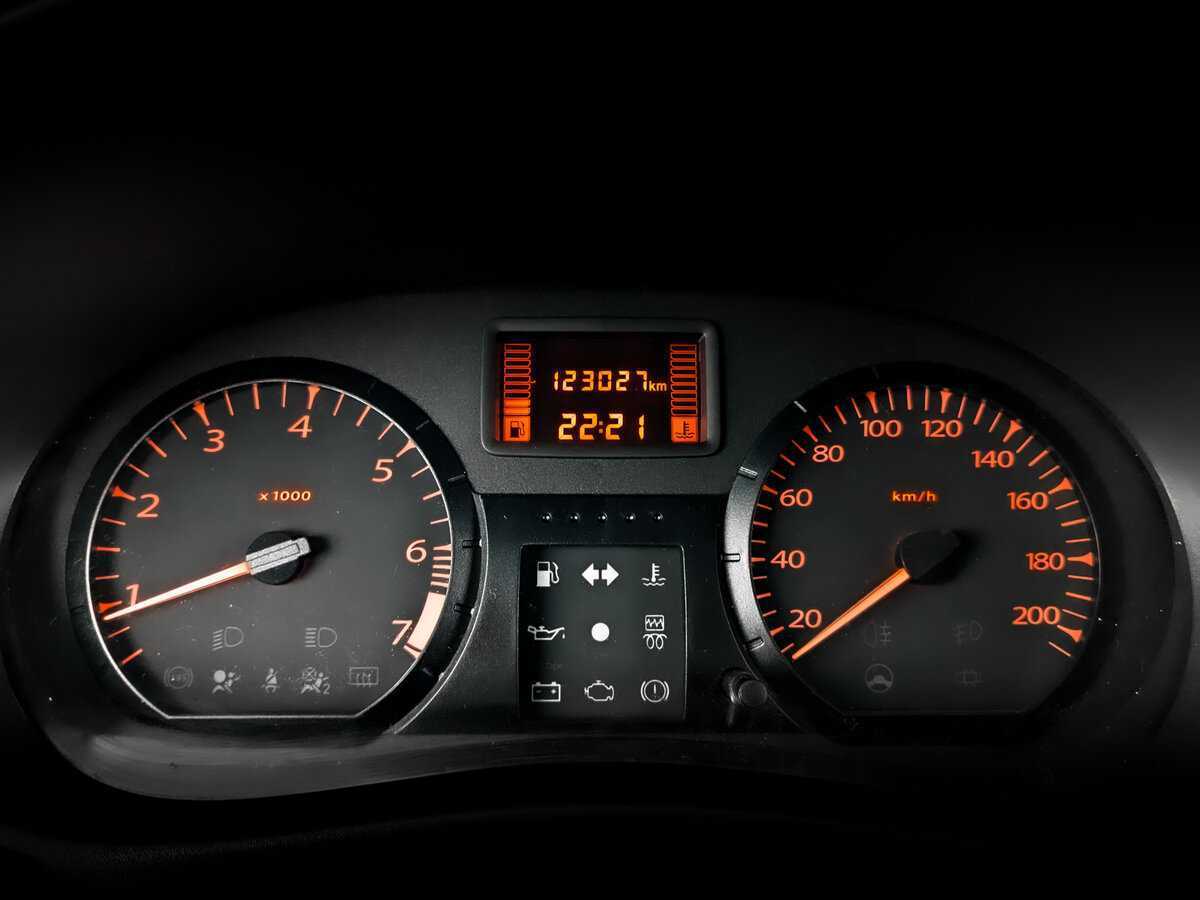 Lada (ВАЗ) Largus с пробегом — 2013 год. Фото: #12