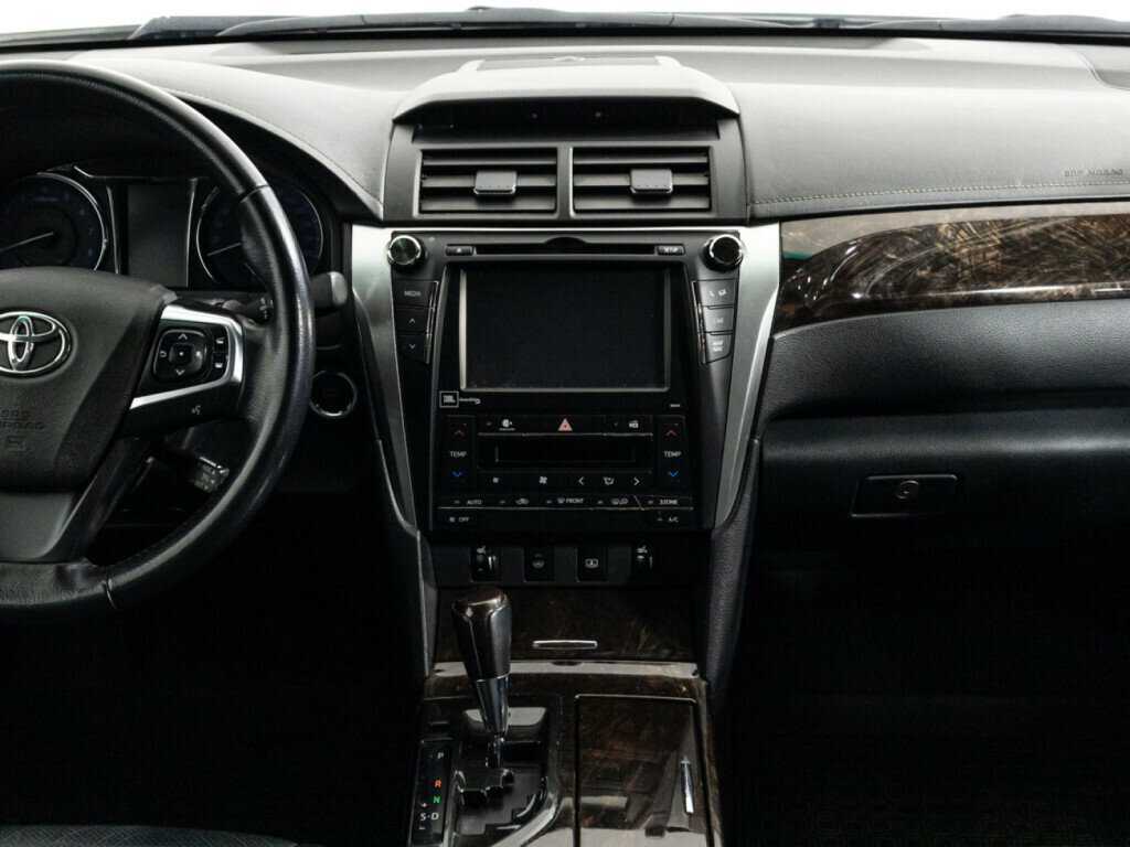 Toyota Camry с пробегом — 2015 год. Фото: #13