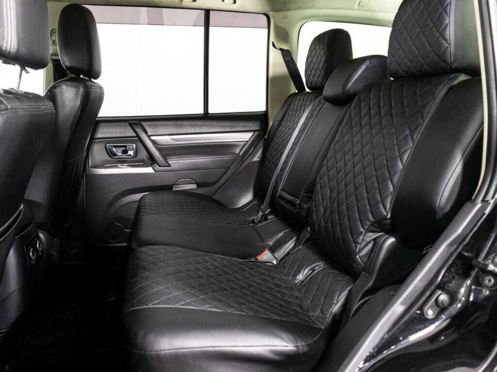 Mitsubishi Pajero с пробегом — 2013 год. Фото: #13