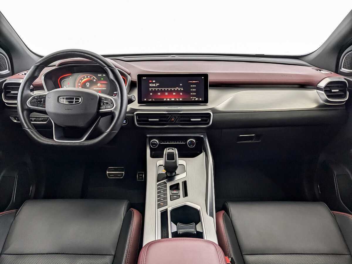 Geely Coolray с пробегом — 2022 год. Фото: #13