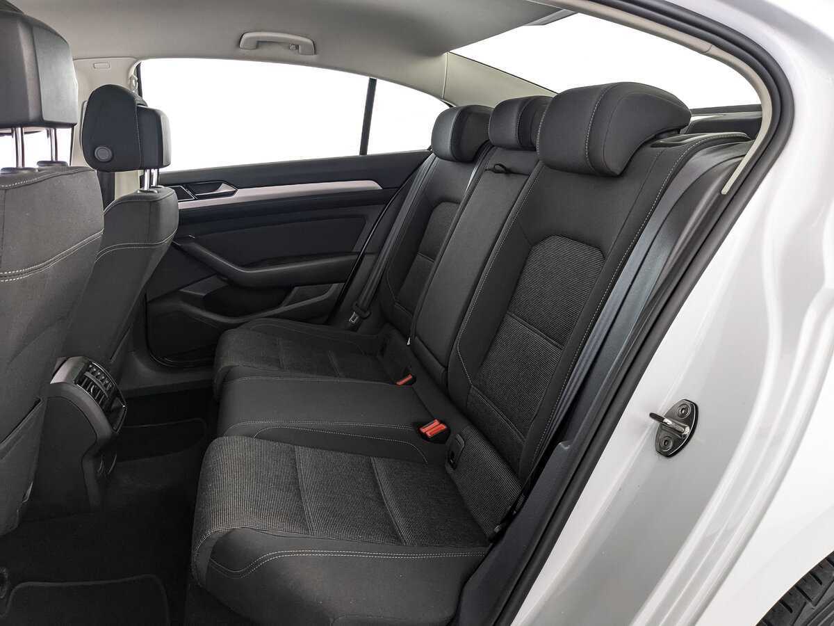 Volkswagen Passat с пробегом — 2019 год. Фото: #14