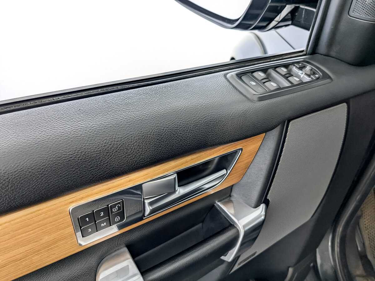 Land Rover Discovery с пробегом — 2014 год. Фото: #27