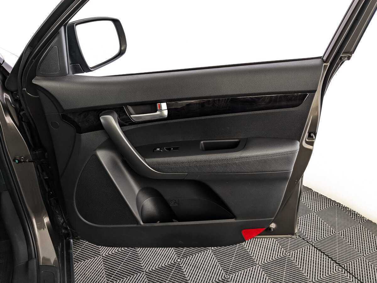 Kia Sorento с пробегом — 2016 год. Фото: #23