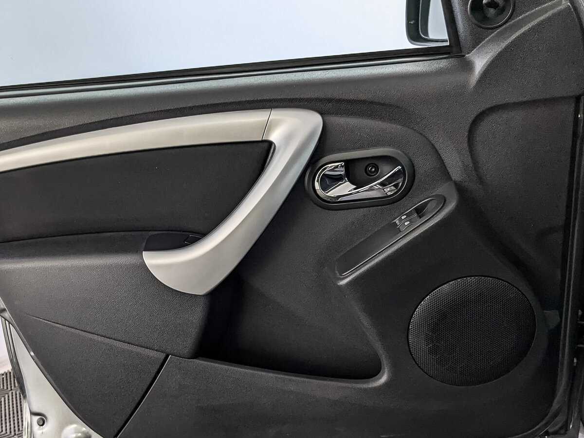 Nissan Terrano с пробегом — 2015 год. Фото: #18