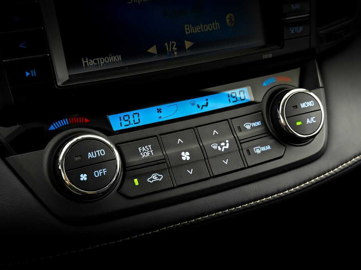 Toyota RAV4 с пробегом — 2017 год. Фото: #28