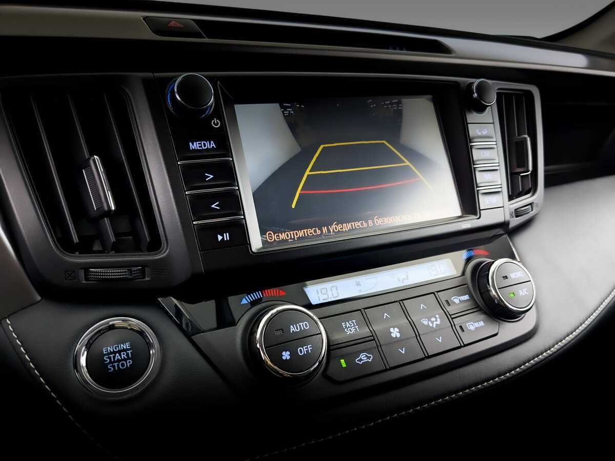 Toyota RAV4 с пробегом — 2017 год. Фото: #29