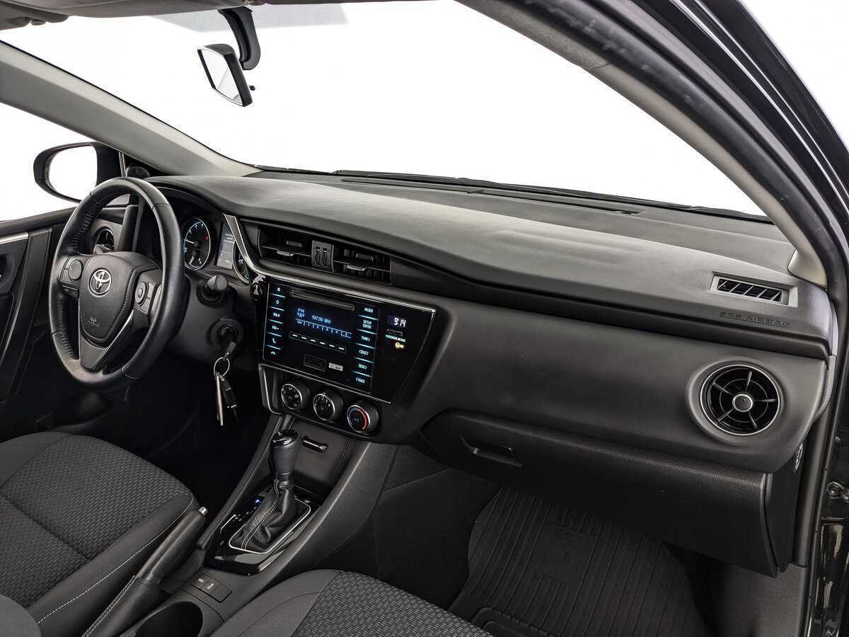 Toyota Corolla с пробегом — 2017 год. Фото: #12