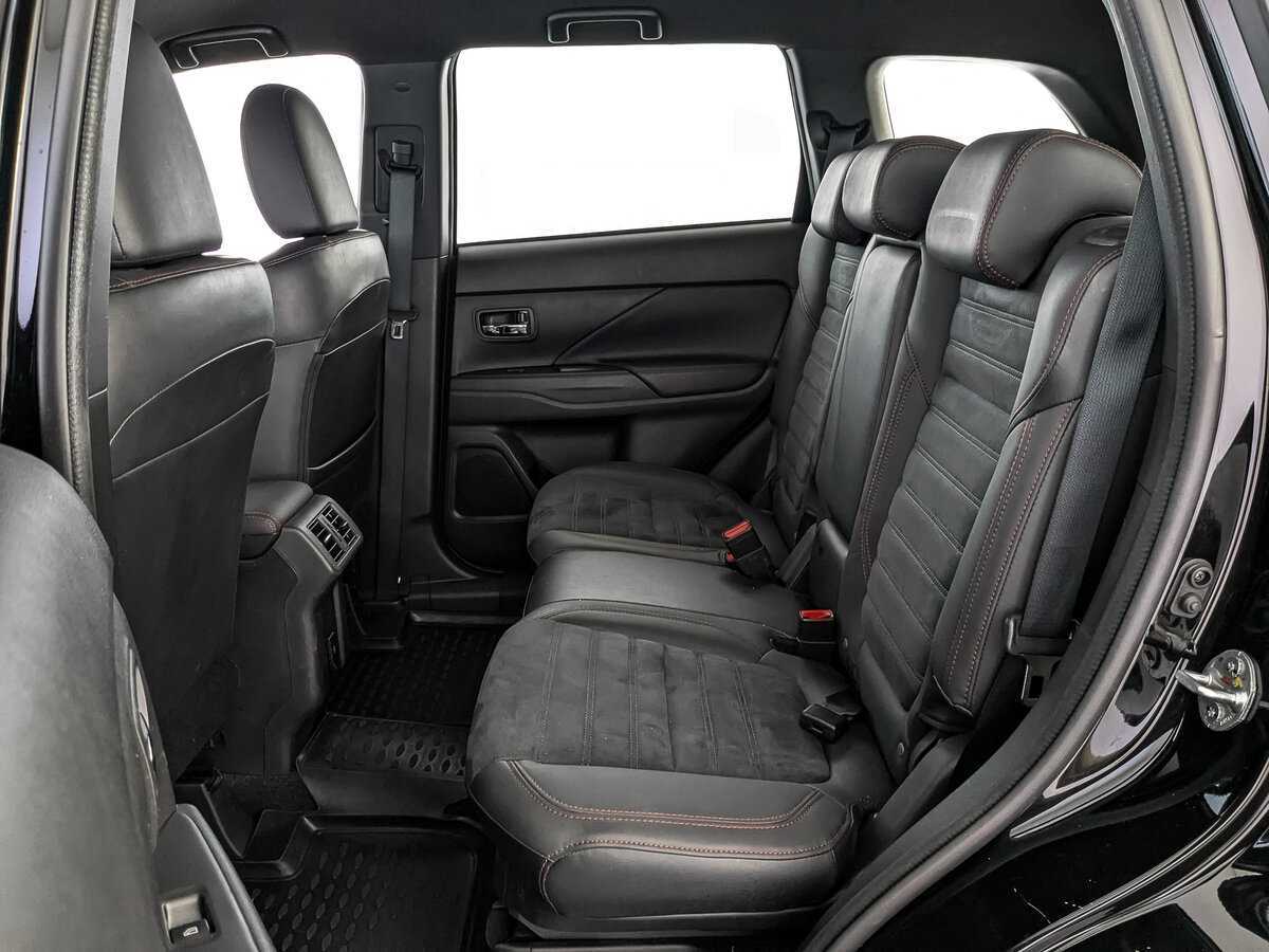 Mitsubishi Outlander с пробегом — 2021 год. Фото: #17