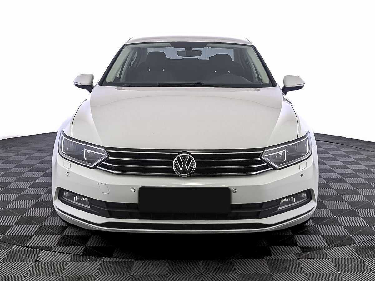 Volkswagen Passat с пробегом — 2017 год. Фото: #1