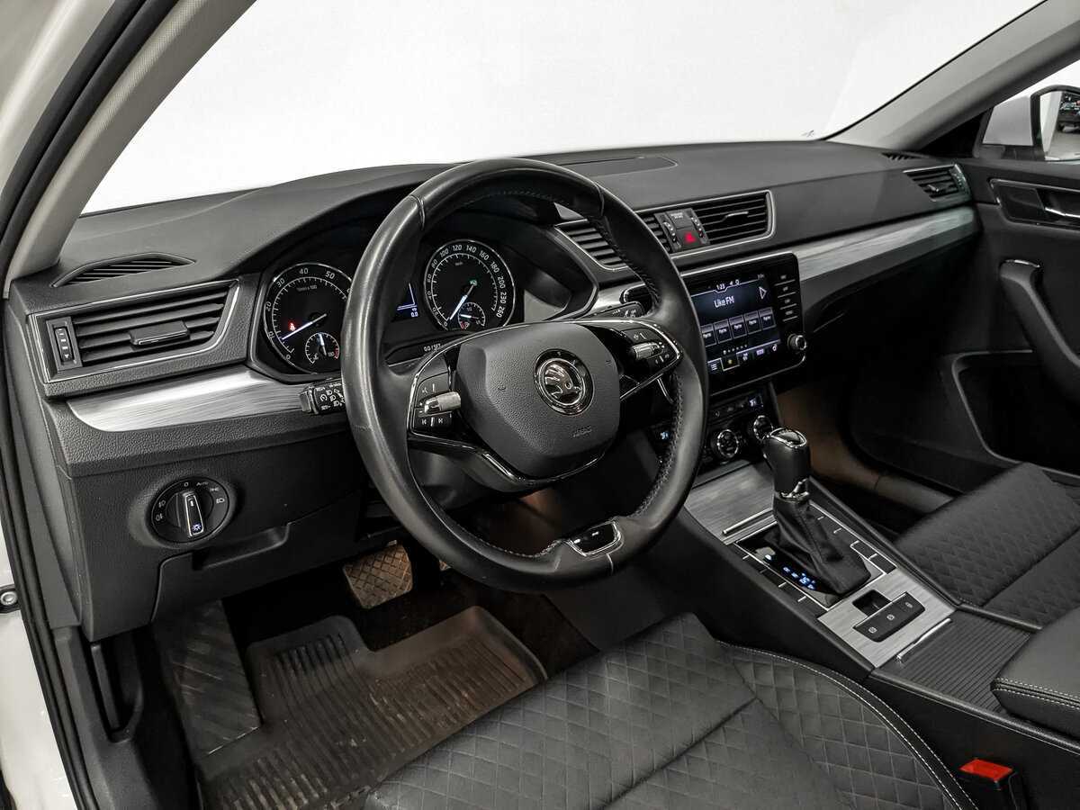 Skoda Superb с пробегом — 2020 год. Фото: #15