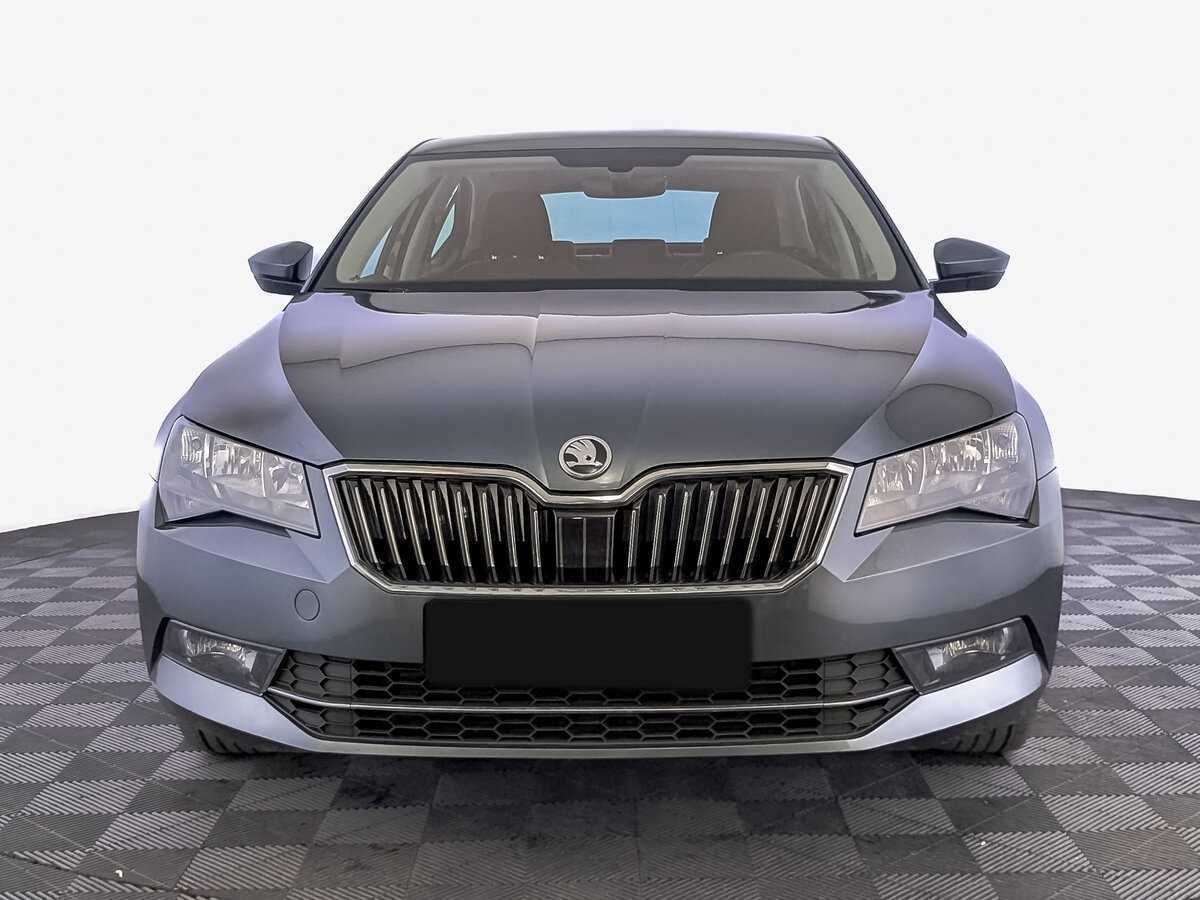 Skoda Superb с пробегом — 2019 год. Фото: #1