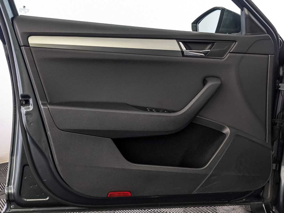 Skoda Superb с пробегом — 2019 год. Фото: #18