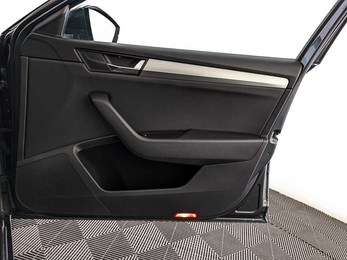 Skoda Superb с пробегом — 2019 год. Фото: #22