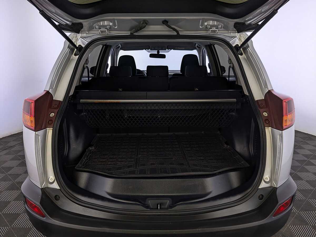 Toyota RAV4 с пробегом — 2013 год. Фото: #9