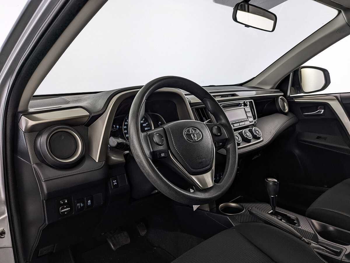 Toyota RAV4 с пробегом — 2013 год. Фото: #14