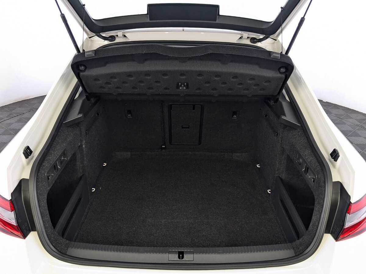 Skoda Superb с пробегом — 2018 год. Фото: #9