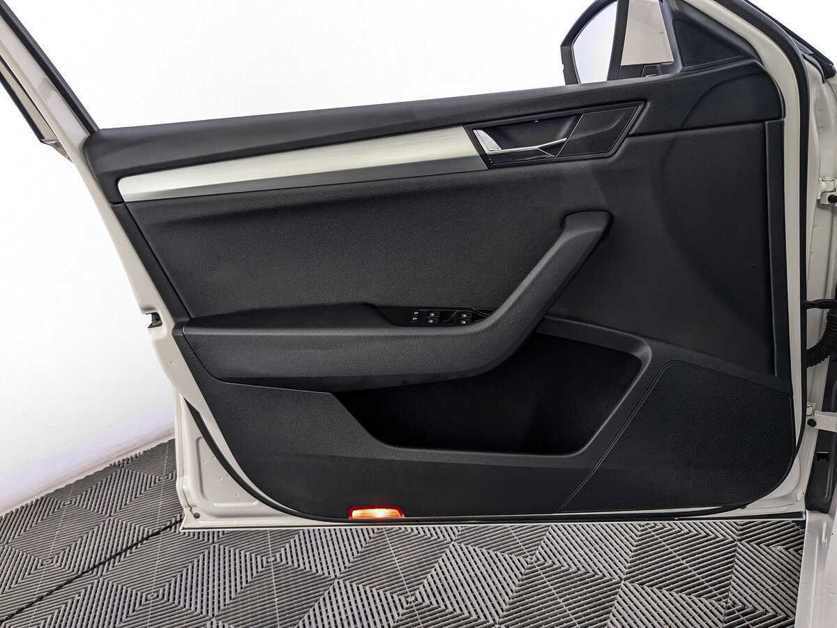 Skoda Superb с пробегом — 2018 год. Фото: #18