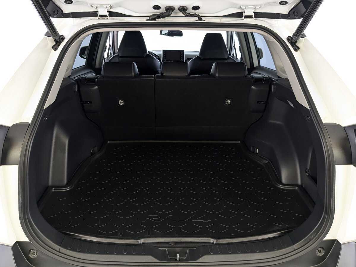 Toyota RAV4 с пробегом — 2021 год. Фото: #9