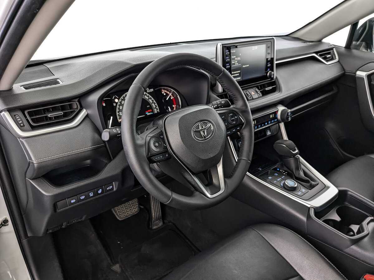 Toyota RAV4 с пробегом — 2021 год. Фото: #14