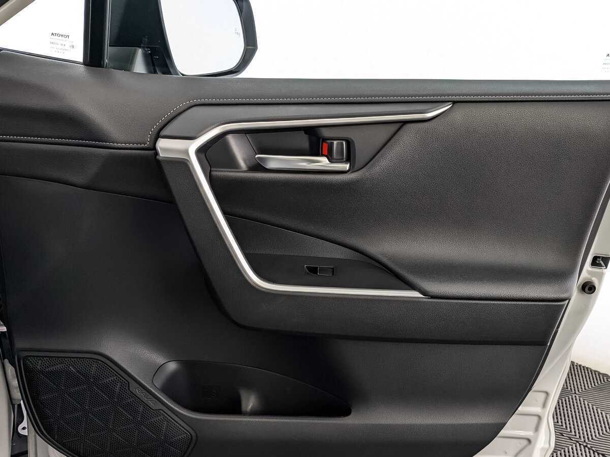 Toyota RAV4 с пробегом — 2021 год. Фото: #24