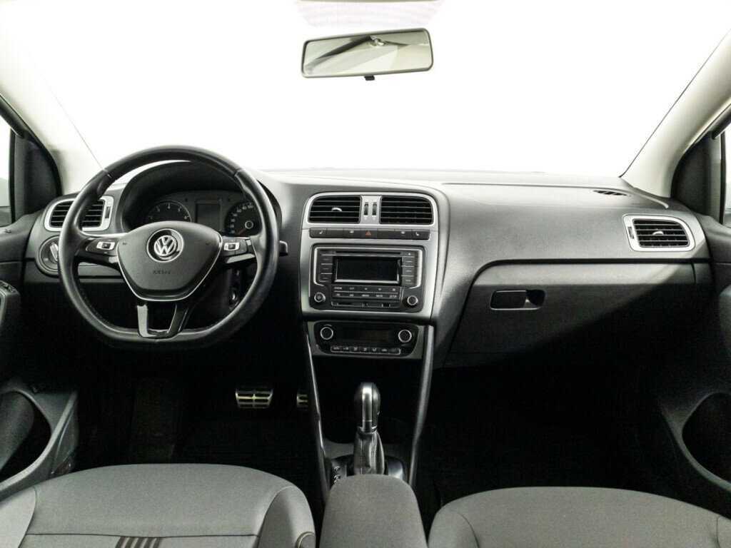 Volkswagen Polo с пробегом — 2016 год. Фото: #12