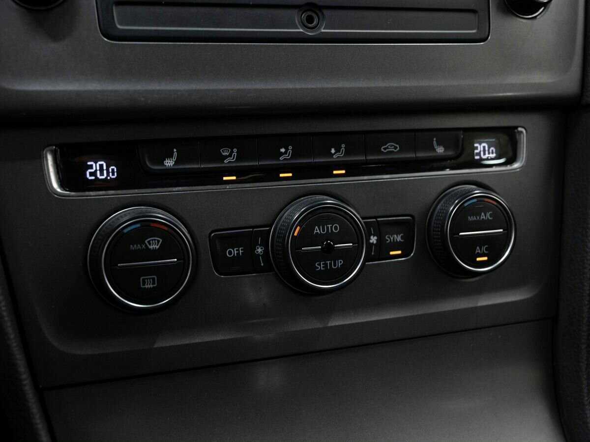 Volkswagen Golf с пробегом — 2013 год. Фото: #17