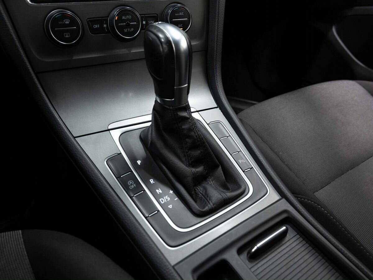 Volkswagen Golf с пробегом — 2013 год. Фото: #18