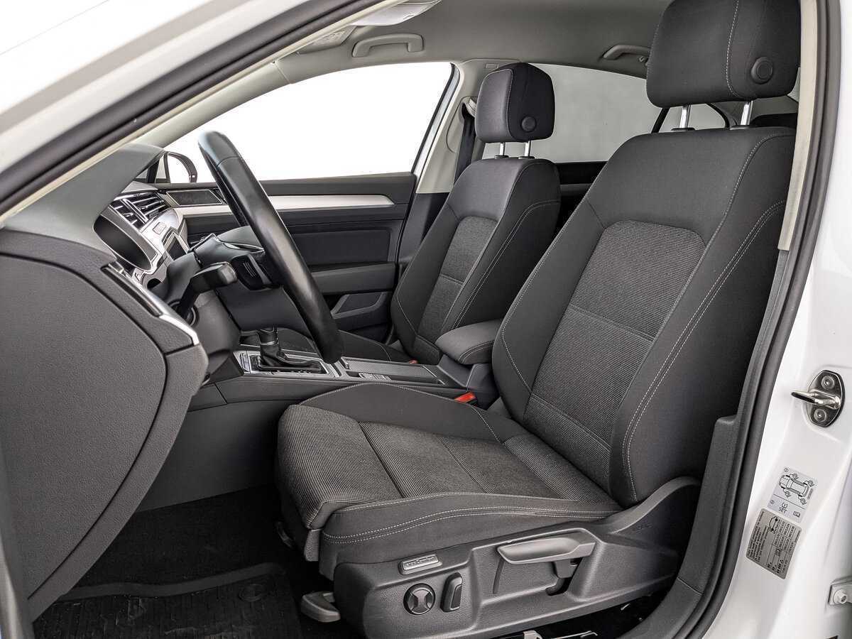 Volkswagen Passat с пробегом — 2019 год. Фото: #19