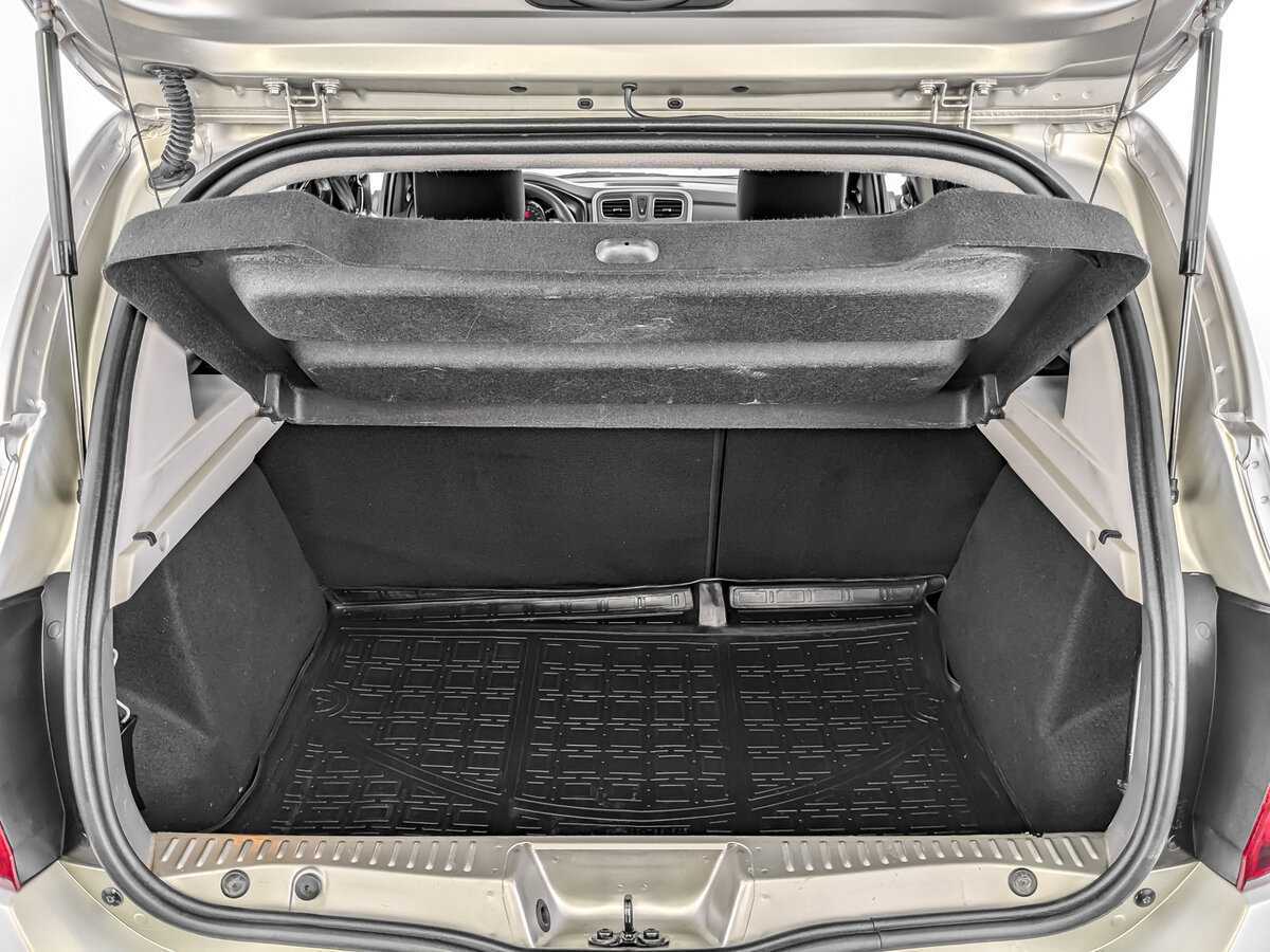 Renault Sandero с пробегом — 2018 год. Фото: #9