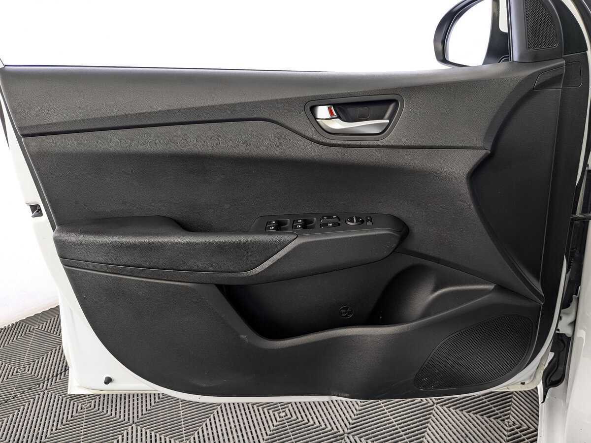 Hyundai Solaris с пробегом — 2020 год. Фото: #17