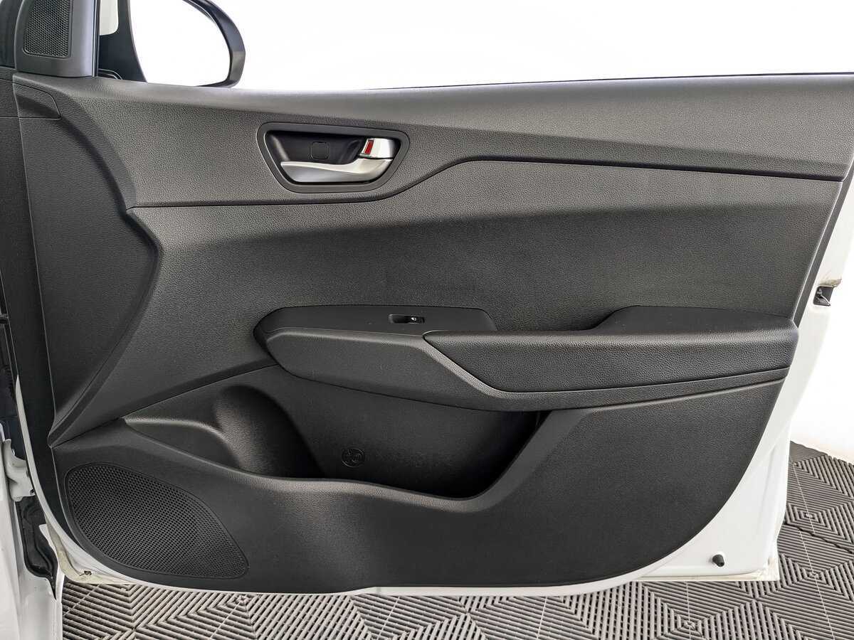 Hyundai Solaris с пробегом — 2020 год. Фото: #22