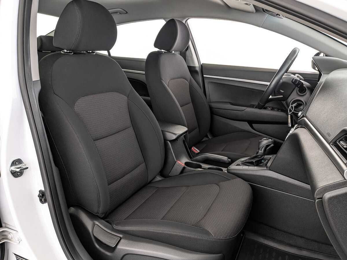 Hyundai Elantra с пробегом — 2019 год. Фото: #20