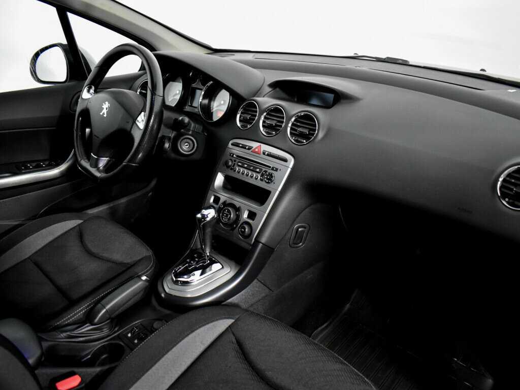 Peugeot 408 с пробегом — 2016 год. Фото: #11