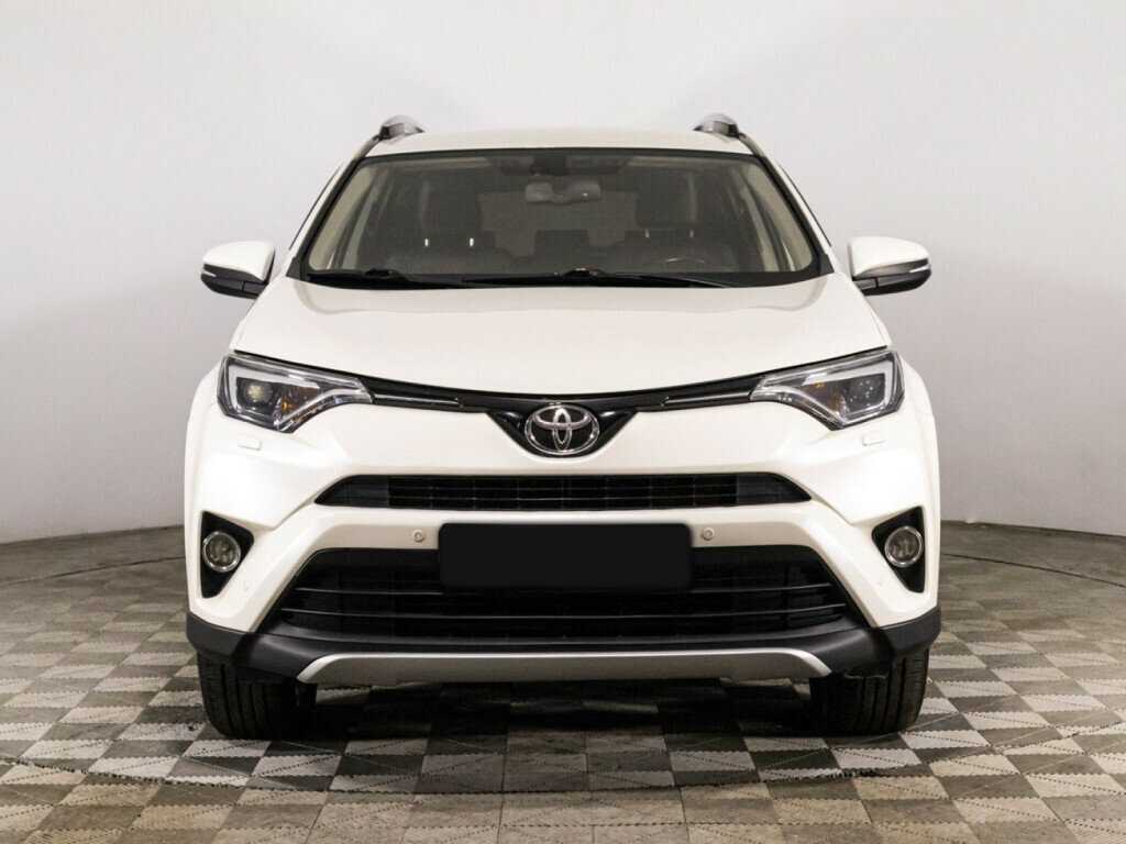 Toyota RAV4 с пробегом — 2017 год. Фото: #1