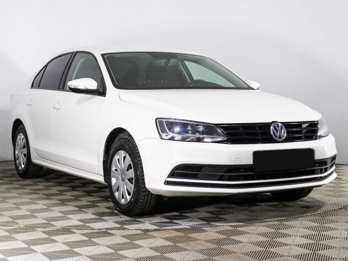 Volkswagen Jetta с пробегом — 2015 год. Фото: #2