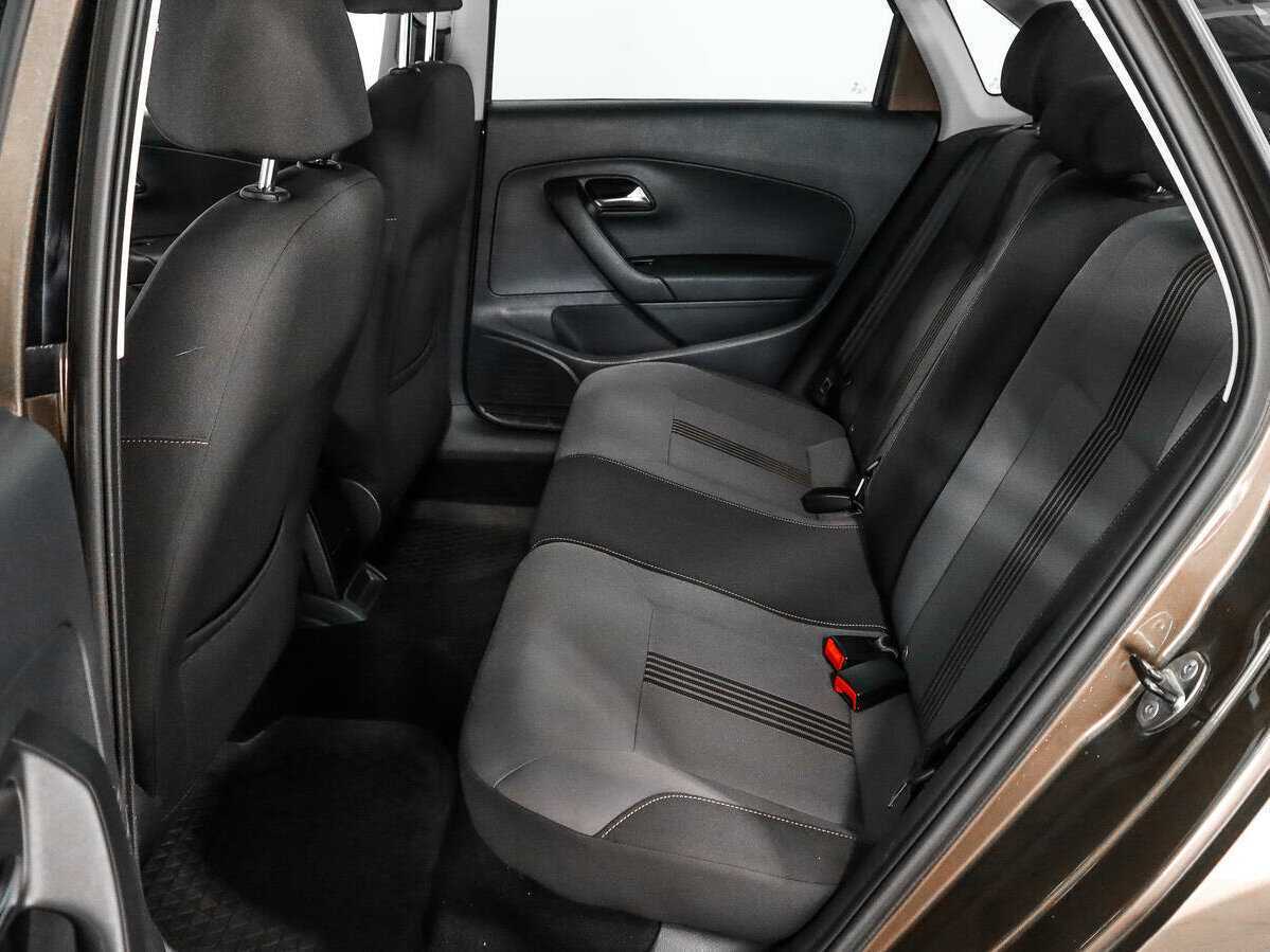 Volkswagen Polo с пробегом — 2016 год. Фото: #9