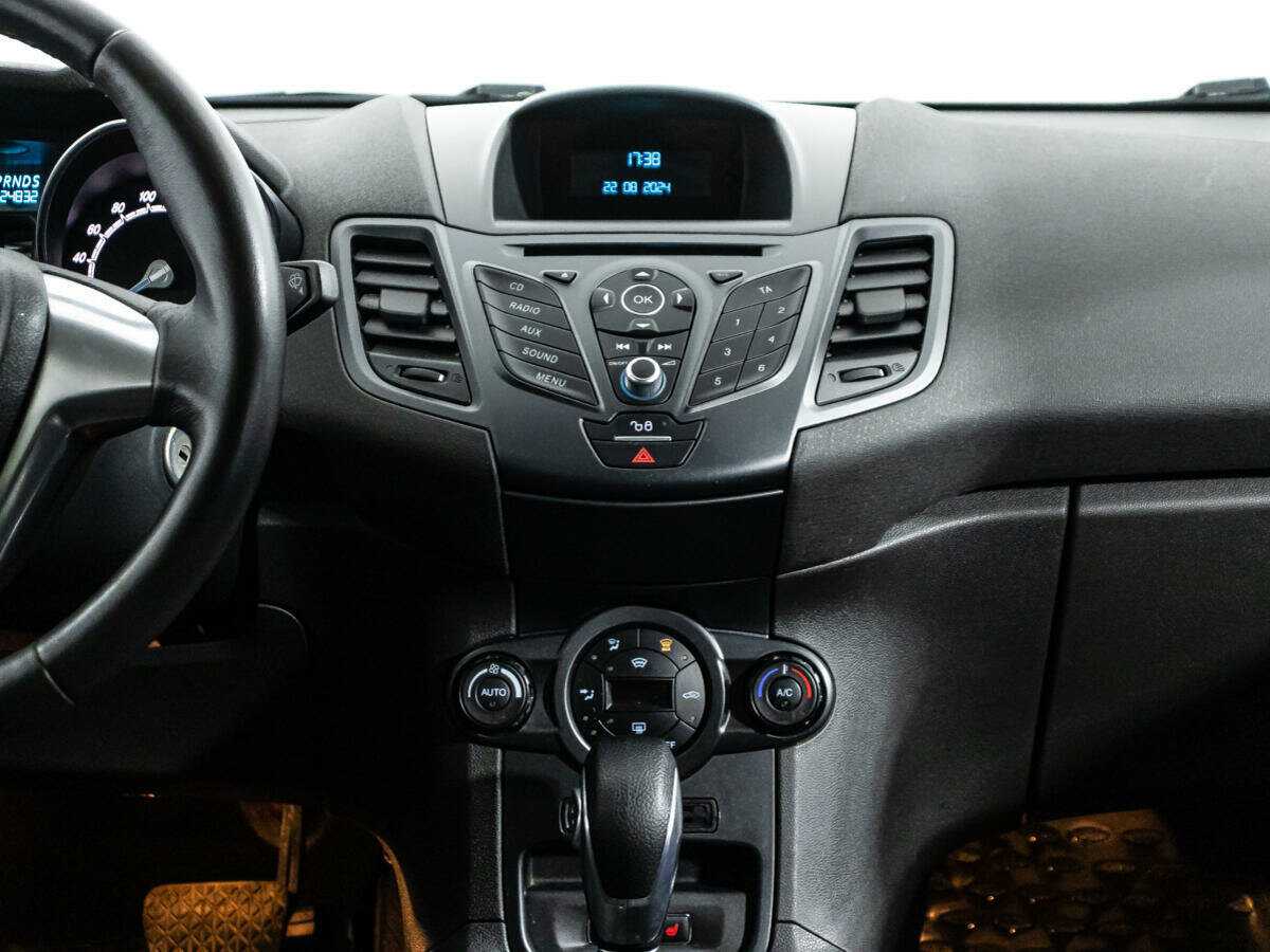 Ford Fiesta с пробегом — 2016 год. Фото: #13