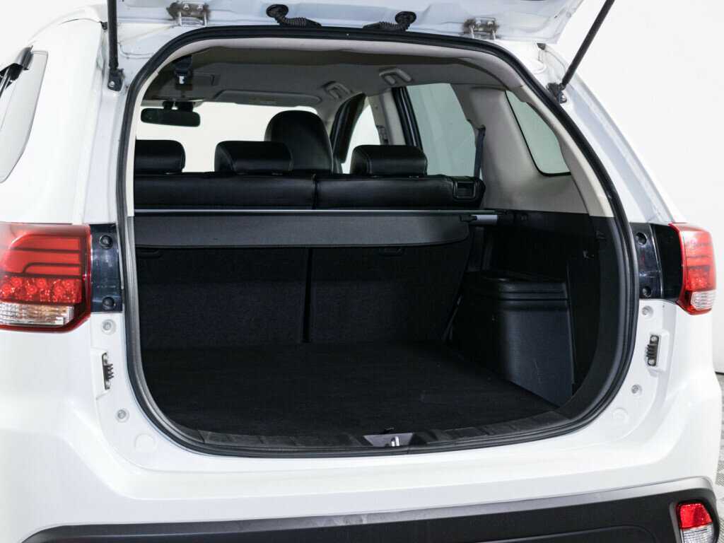 Mitsubishi Outlander с пробегом — 2015 год. Фото: #6