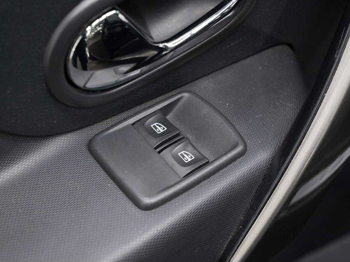 Renault Logan с пробегом — 2018 год. Фото: #19