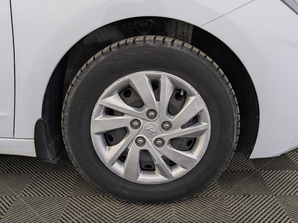 Hyundai Elantra с пробегом — 2019 год. Фото: #11