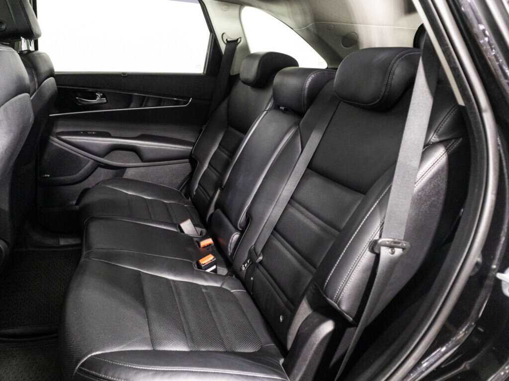 Kia Sorento с пробегом — 2015 год. Фото: #9