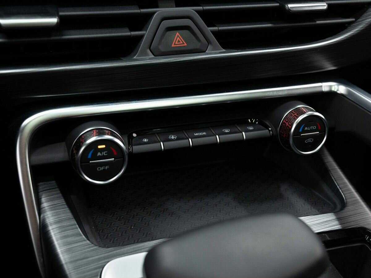 Geely Tugella с пробегом — 2023 год. Фото: #27